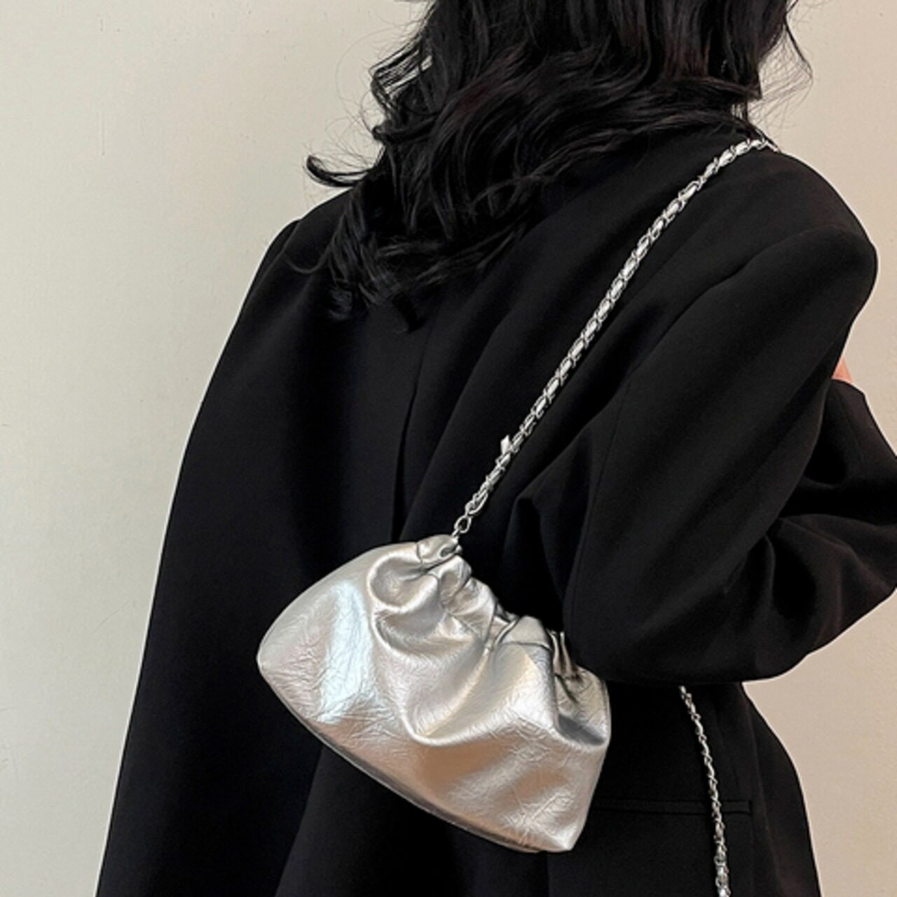 骨格ウェーブ チェーン巾着ミニショルダーバッグ