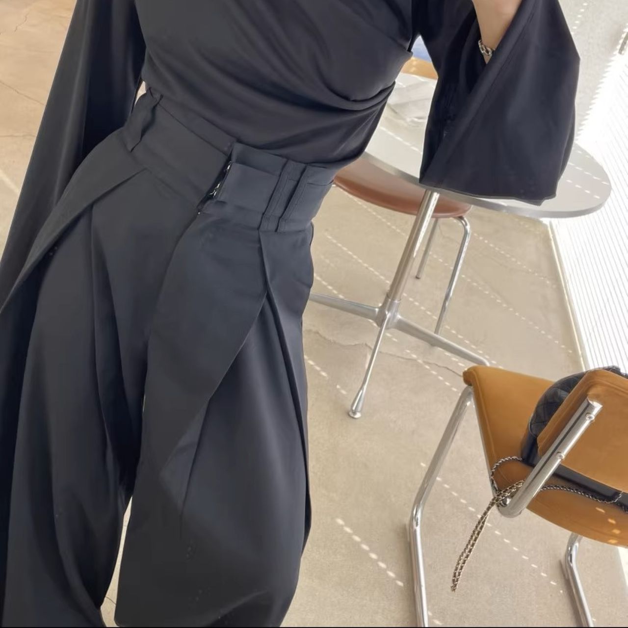 骨格ウェーブ プリーツ ワイドパンツ ドレープ感 ハイウエスト ロング丈 脚長効果