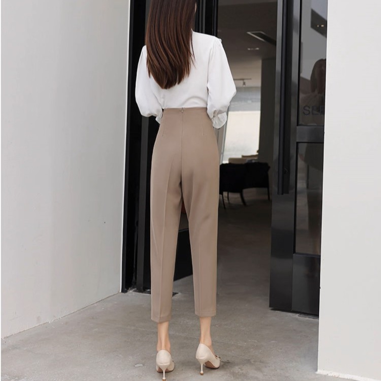 骨格ウェーブ ハイウエスト テーパードパンツ
