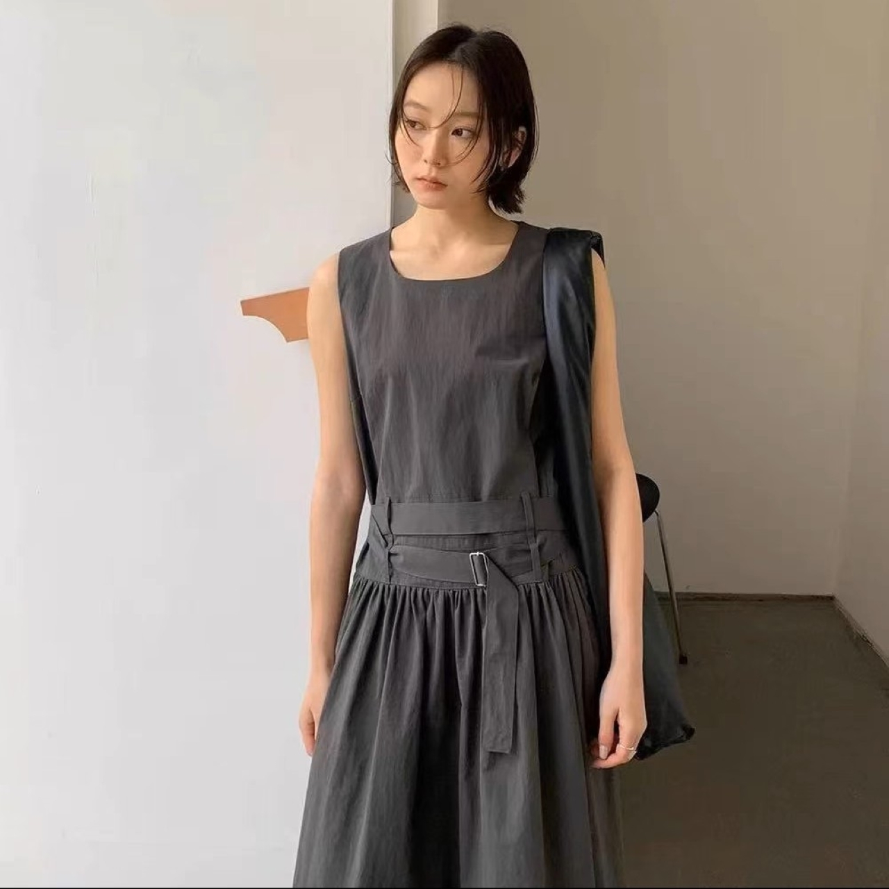 骨格ウェーブ ウエストベルト ワークウェア風 ノースリーブドレス