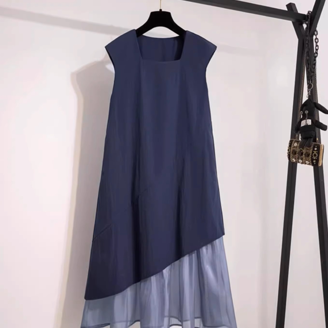 骨格ウェーブ レイヤード スクエアカラー Aラインワンピース