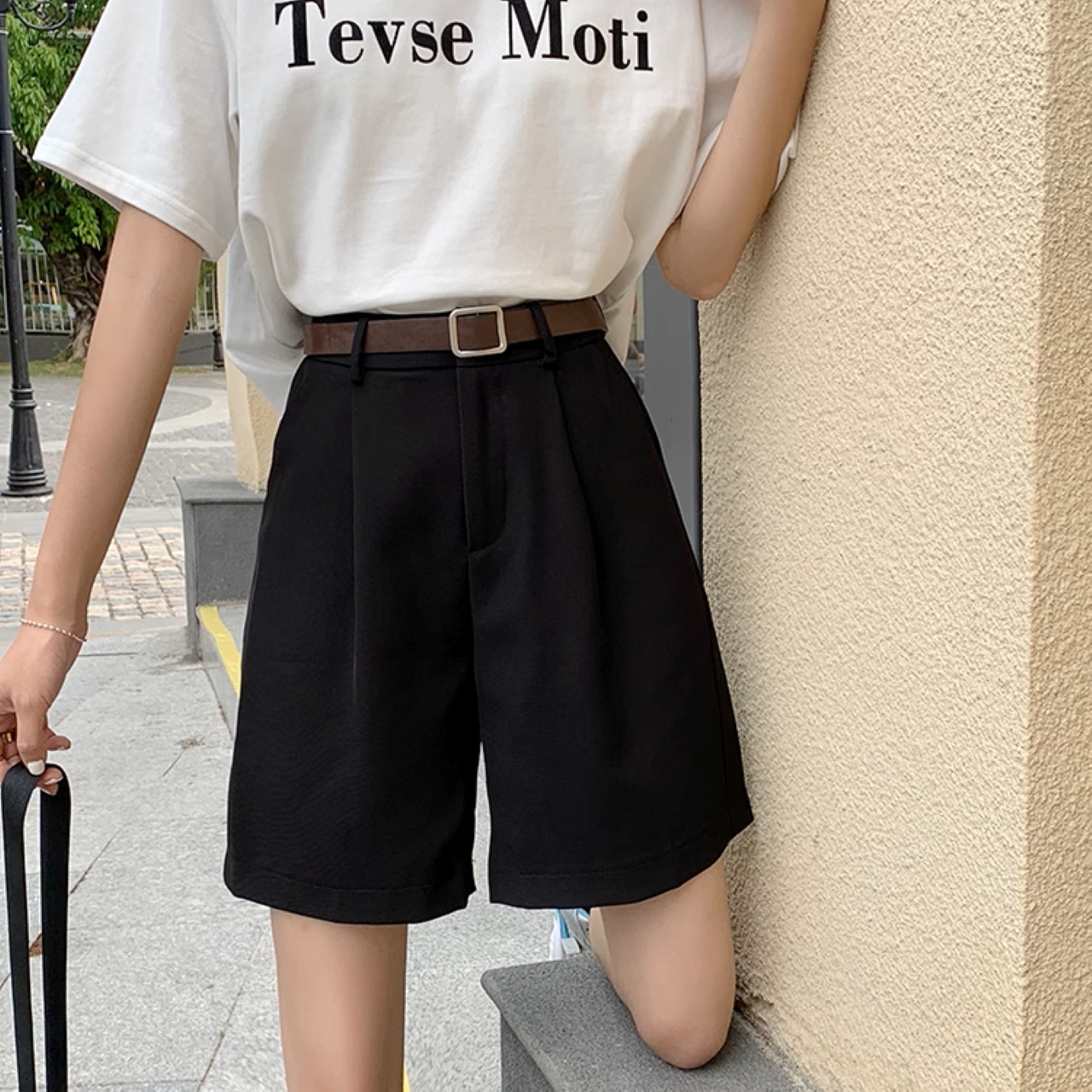骨格ウェーブ ドレープ ハーフパンツ