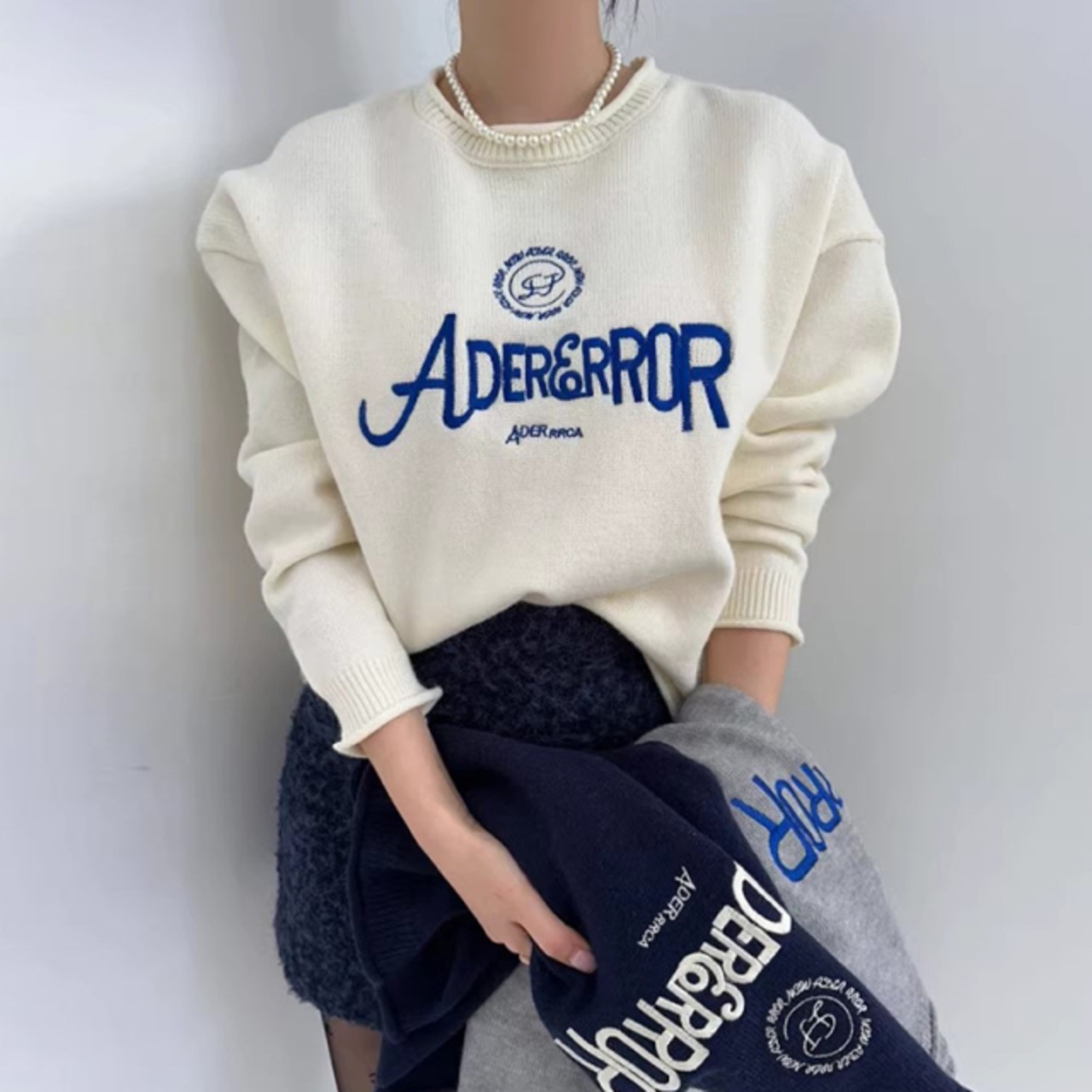 骨格ウェーブ レトロ×ゆるカジュアル 刺繍ロゴ入りニット