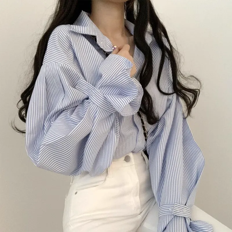 骨格ウェーブ ストライプシャツ ゆったりシルエット 韓国風シンプルデザイン